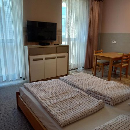 Pokoje Goscinne Jaga Kielce Exterior foto