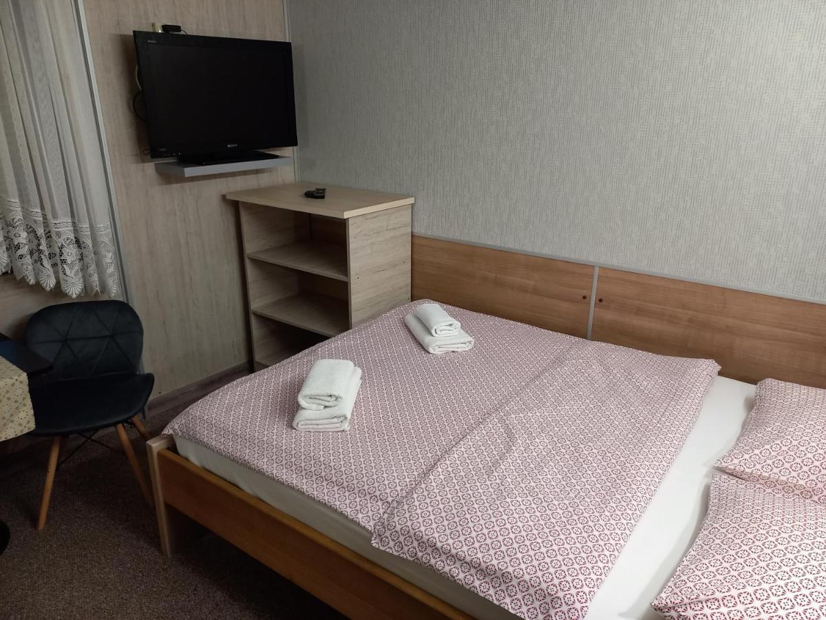 Pokoje Goscinne Jaga Kielce Exterior foto
