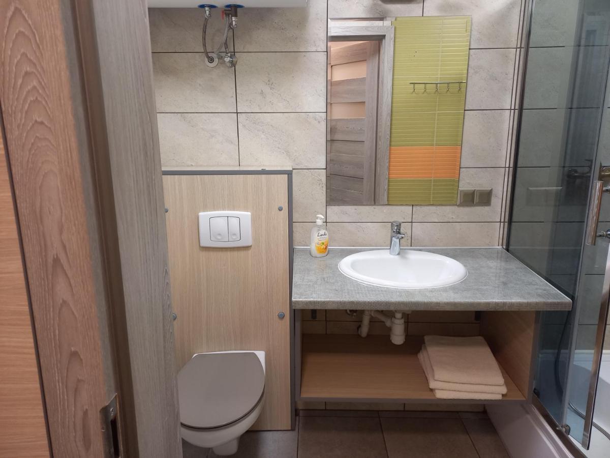 Pokoje Goscinne Jaga Kielce Exterior foto