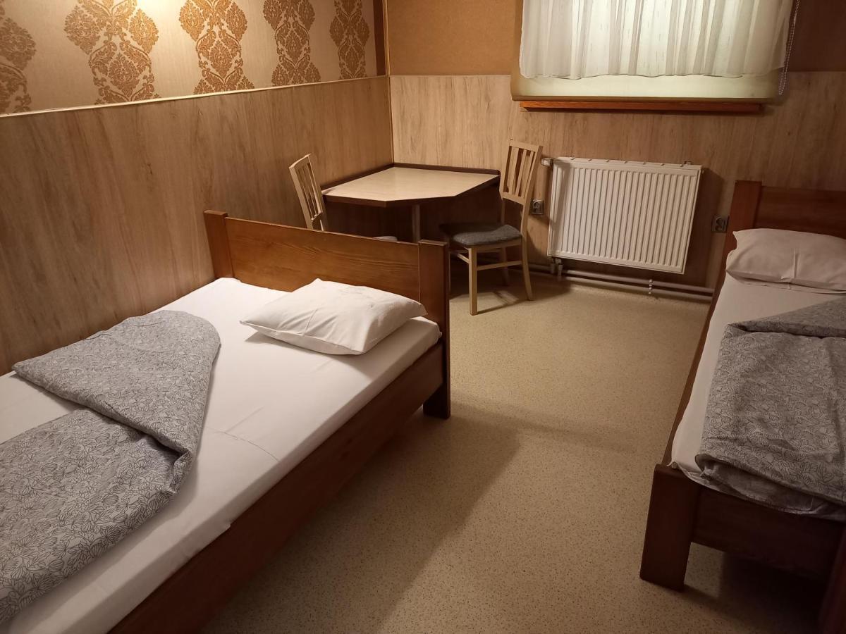 Pokoje Goscinne Jaga Kielce Exterior foto