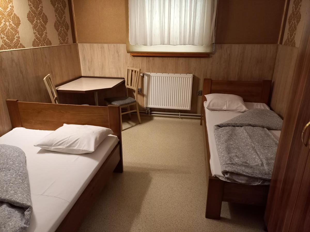 Pokoje Goscinne Jaga Kielce Exterior foto