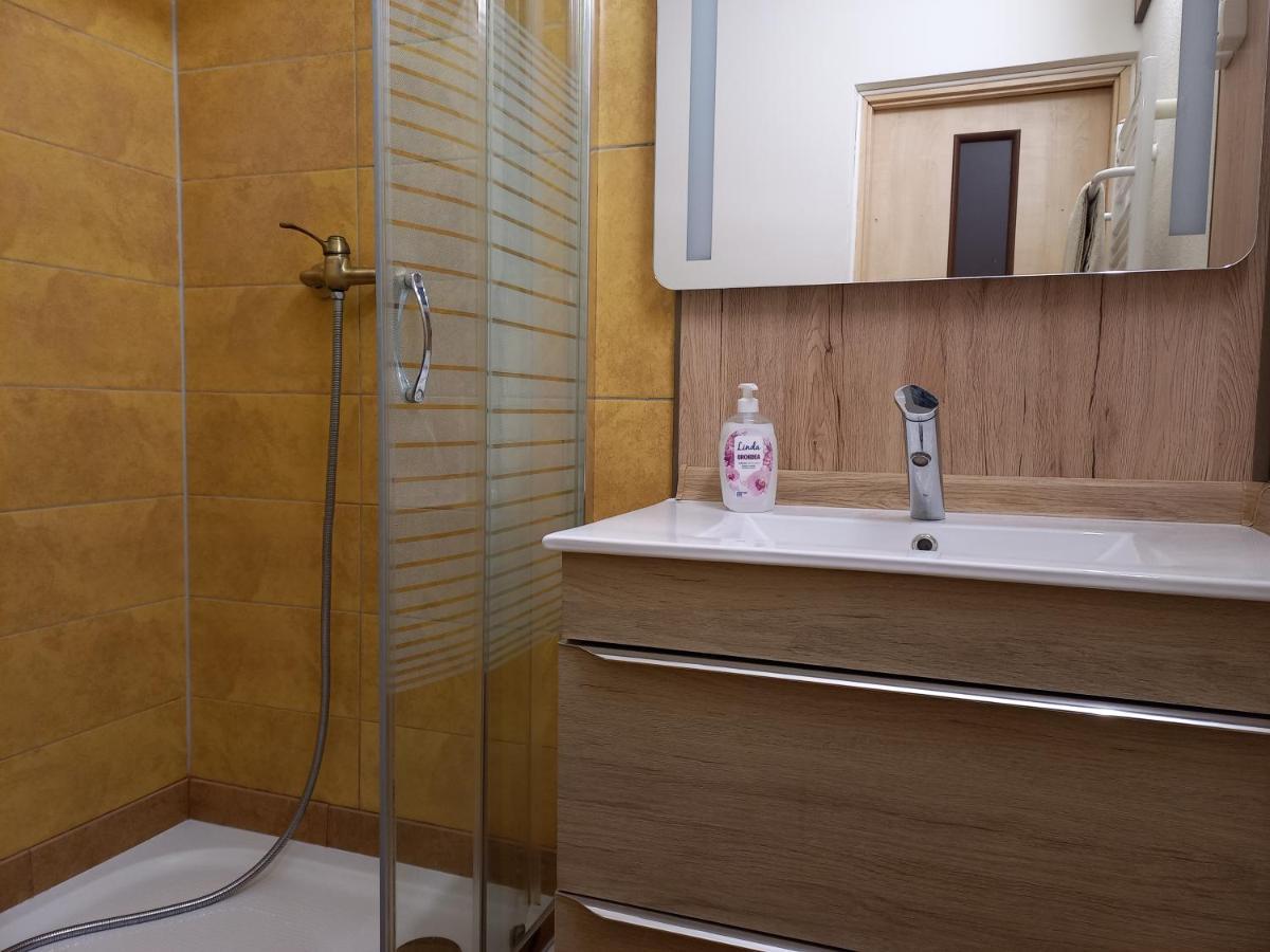 Pokoje Goscinne Jaga Kielce Exterior foto