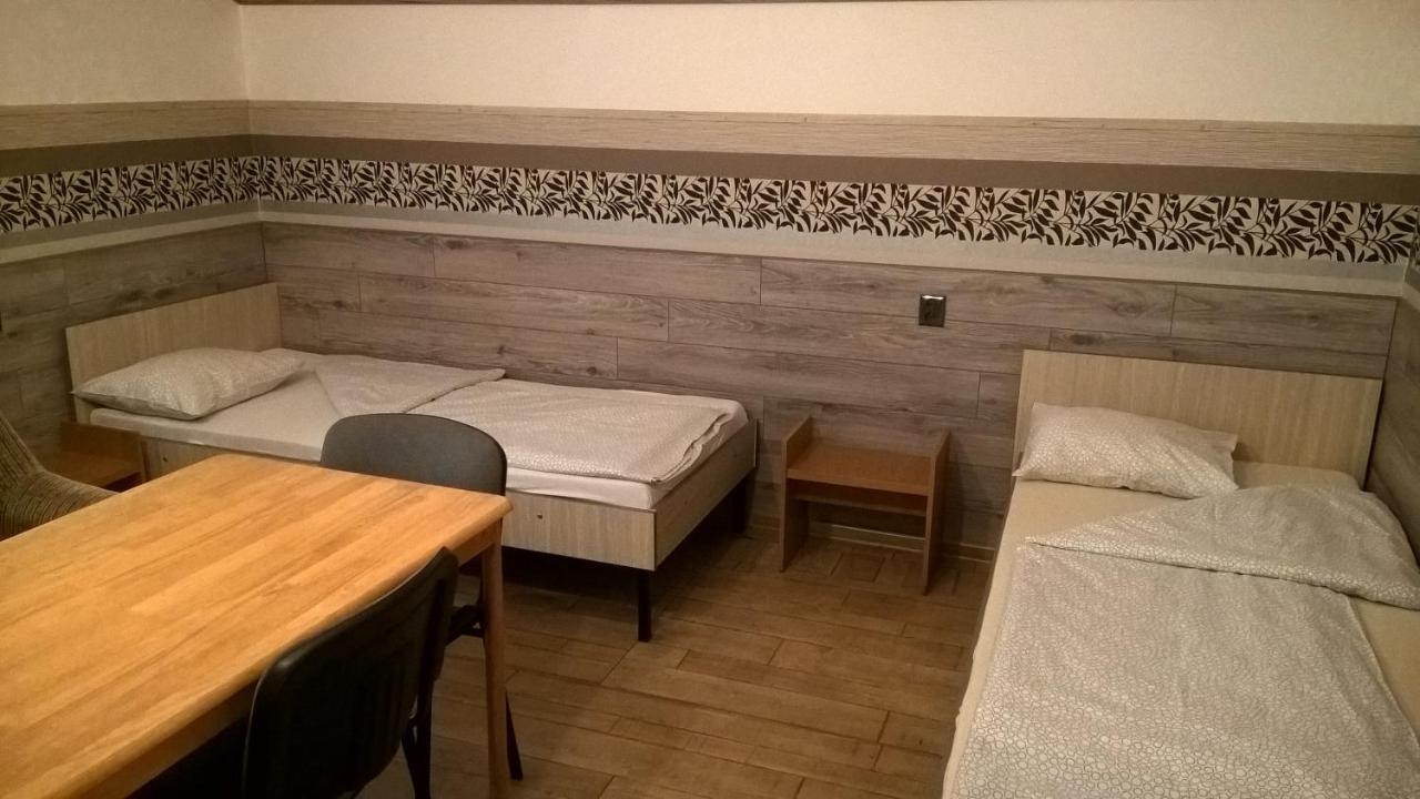 Pokoje Goscinne Jaga Kielce Exterior foto